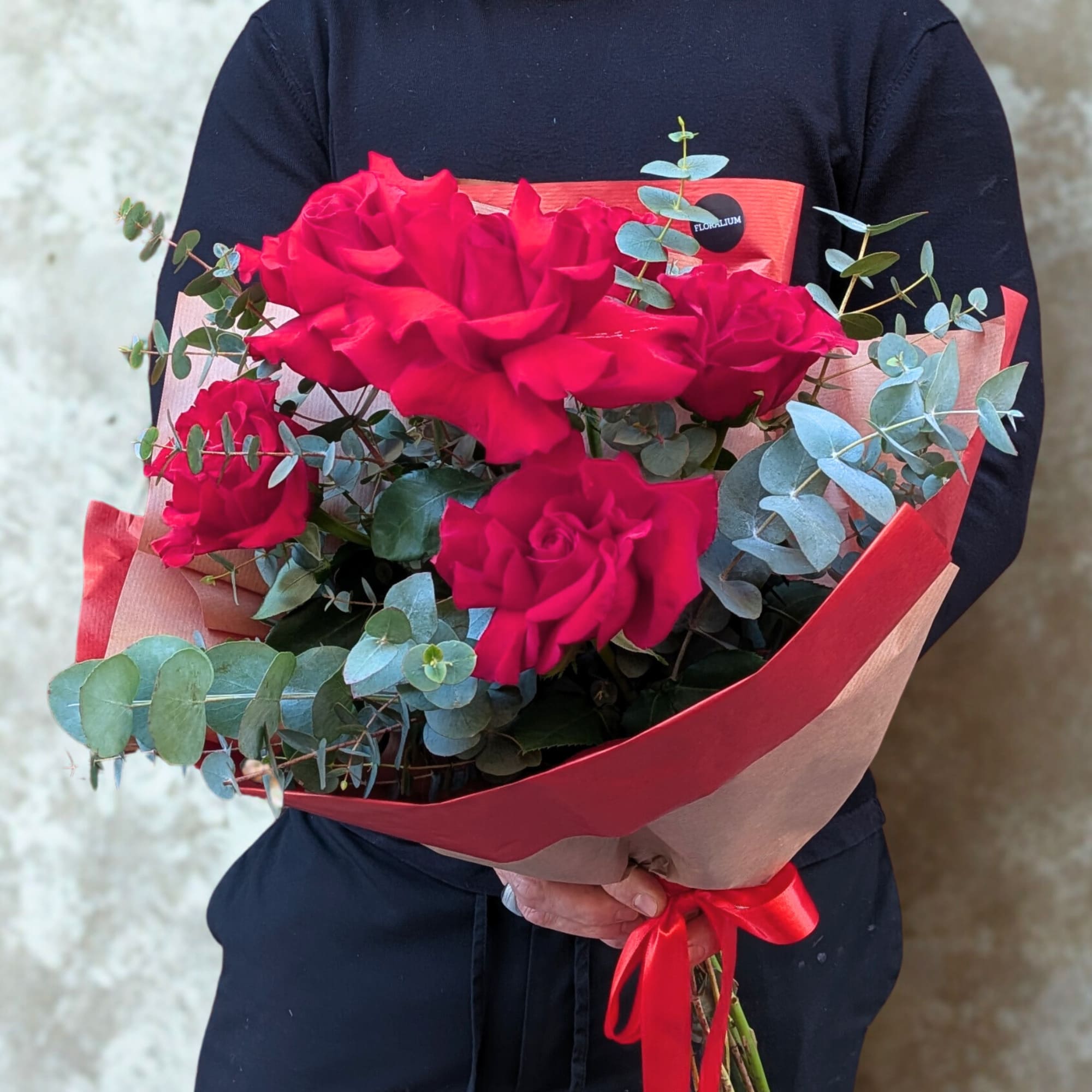 Passionale, red roses - Image 3