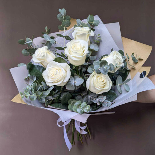 White roses - Image 2